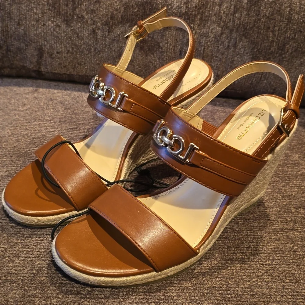 LIZ CLAIBORNE SIGNATURE WOMEN'S BROWN WEDGE SUMMER MEMORY FOAM SANDALS SIZE 7.5